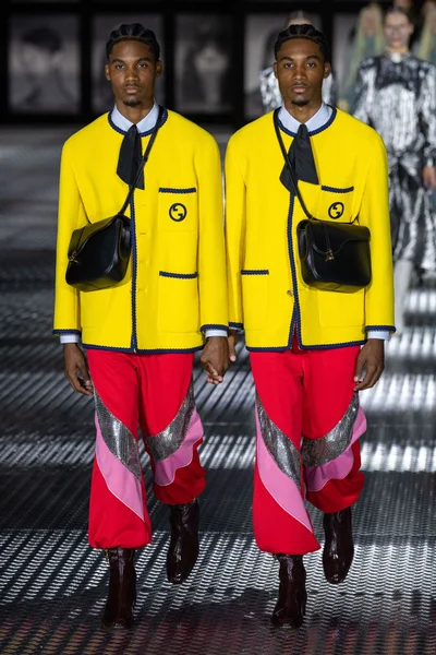 Look 64